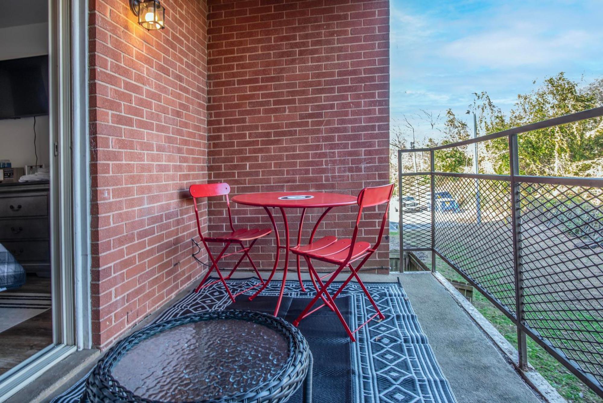 Classic City Getaway - 1 Mile Walk To Sanford Stadium! Athens Exteriér fotografie